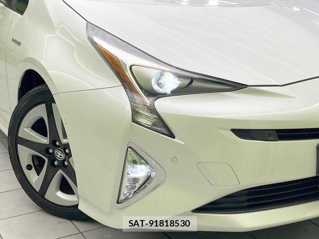 Toyota PRIUS 2017-09 8549689-11