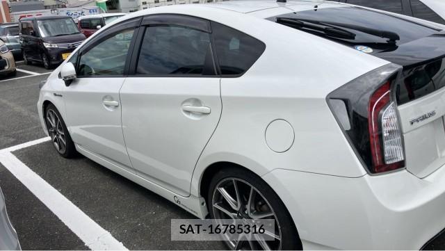 Toyota PRIUS 2012-03 8550268-10