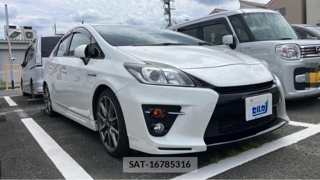 Toyota PRIUS 2012-03 8550268-11