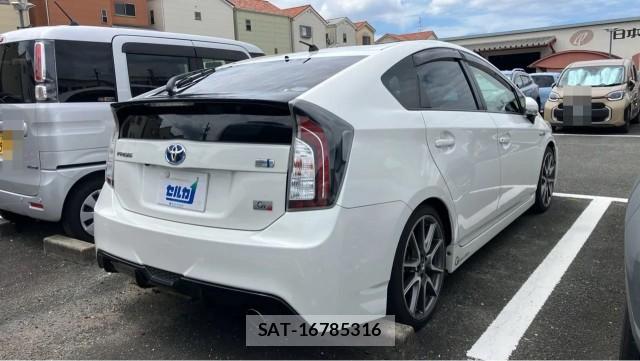 Toyota PRIUS 2012-03 8550268-12
