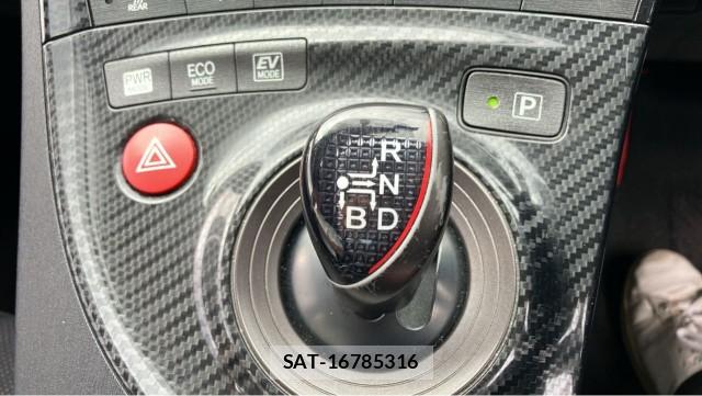 Toyota PRIUS 2012-03 8550268-14