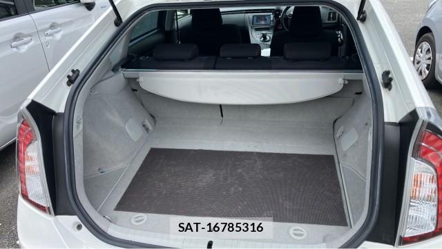 Toyota PRIUS 2012-03 8550268-17