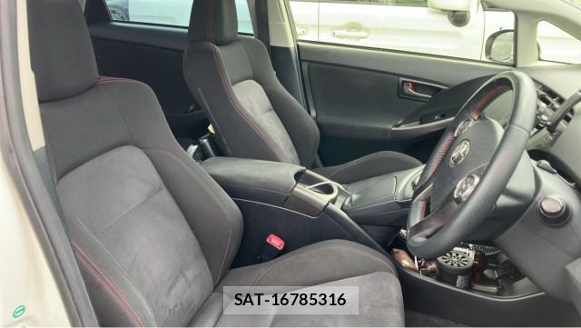 Toyota PRIUS 2012-03 8550268-5