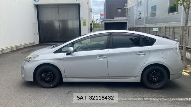 Toyota PRIUS 2013-11 8550306-10
