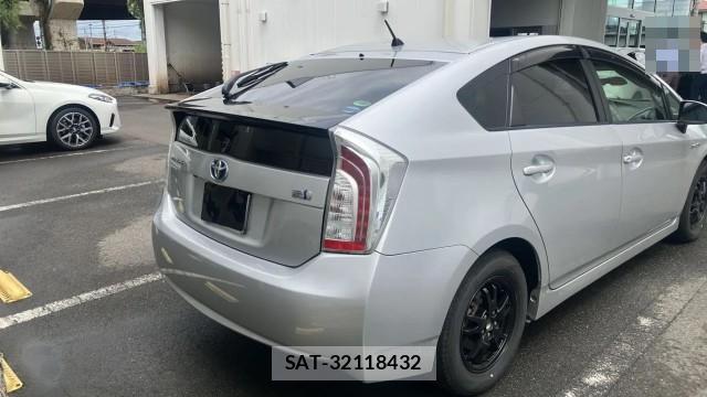 Toyota PRIUS 2013-11 8550306-12