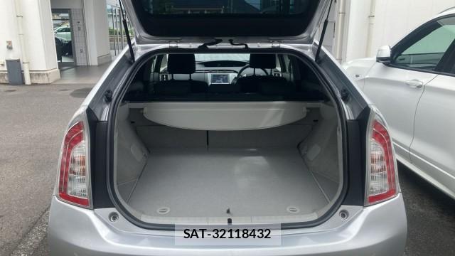 Toyota PRIUS 2013-11 8550306-17