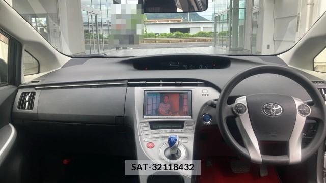 Toyota PRIUS 2013-11 8550306-2