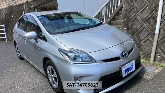 Toyota PRIUS 2015-10 8550309-11