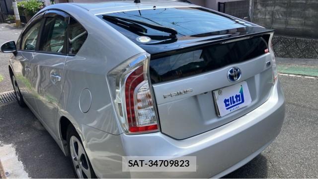 Toyota PRIUS 2015-10 8550309-13
