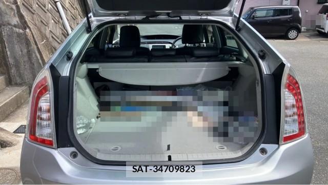 Toyota PRIUS 2015-10 8550309-17