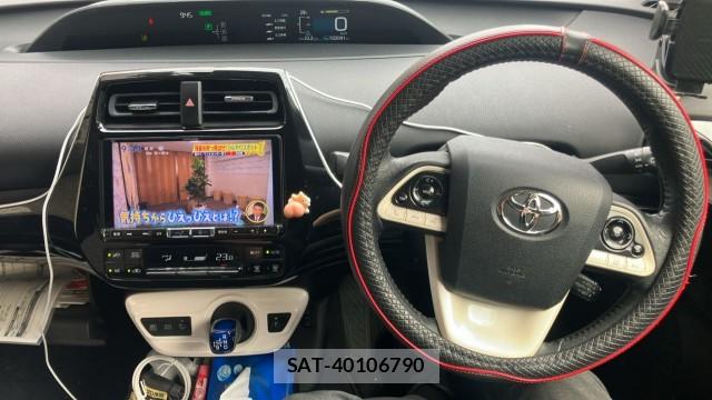 Toyota PRIUS 2017-03 8550388-16