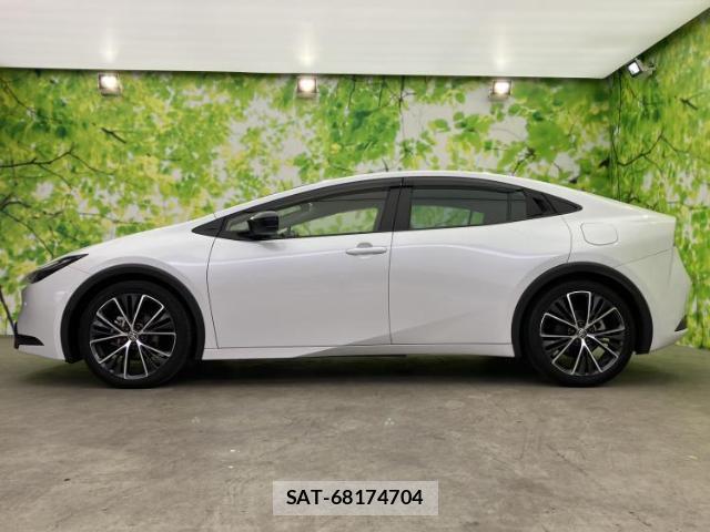 Toyota PRIUS 2023-05 8550563-1