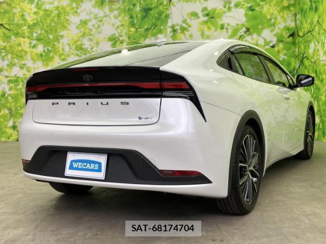 Toyota PRIUS 2023-05 8550563-2