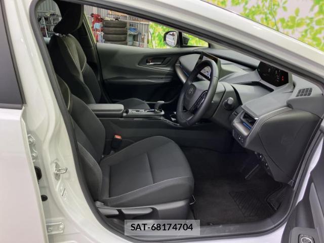 Toyota PRIUS 2023-05 8550563-4