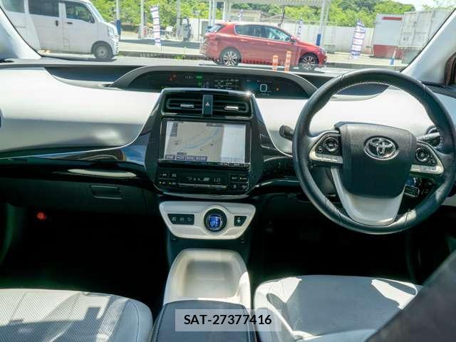Toyota PRIUS 2016-05 8550653-16