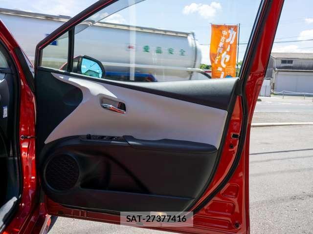 Toyota PRIUS 2016-05 8550653-19