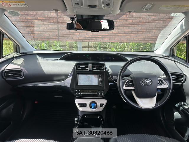 Toyota PRIUS 2017-12 8550667-1