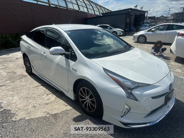 Toyota PRIUS 2016-06 8550668-12