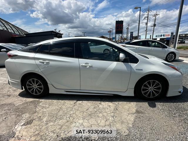 Toyota PRIUS 2016-06 8550668-13