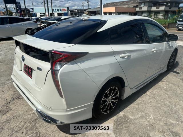 Toyota PRIUS 2016-06 8550668-14