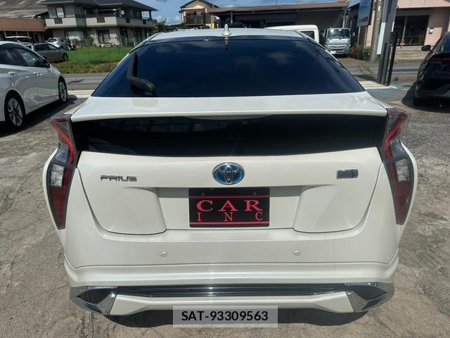 Toyota PRIUS 2016-06 8550668-15