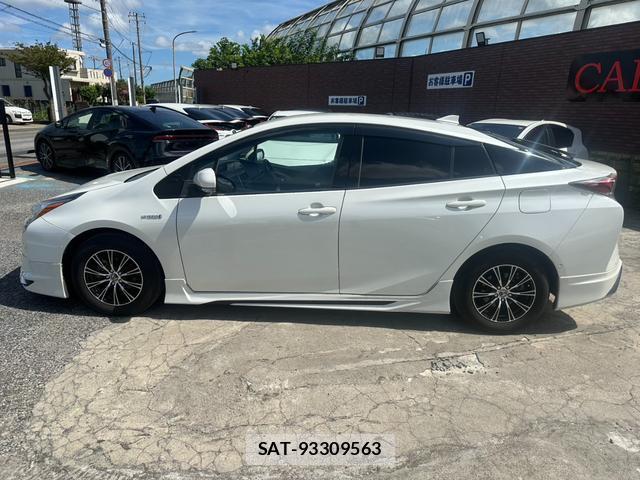 Toyota PRIUS 2016-06 8550668-17