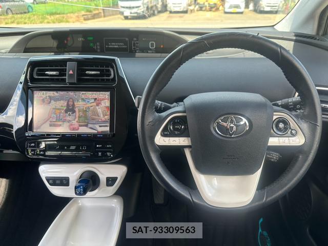 Toyota PRIUS 2016-06 8550668-2