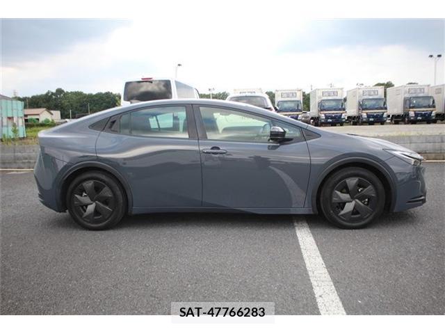 Toyota PRIUS 2023-06 8550703-16