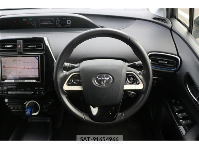Toyota PRIUS 2016-08 8550753-18