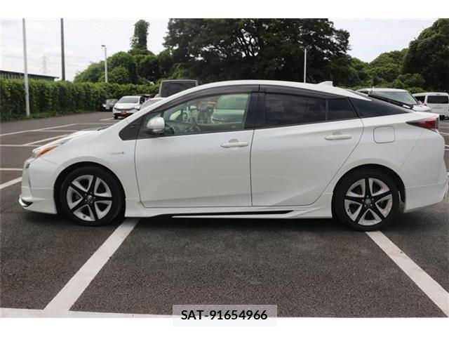 Toyota PRIUS 2016-08 8550753-8