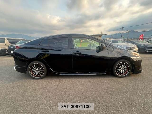 Toyota PRIUS 2016-04 8551064-3