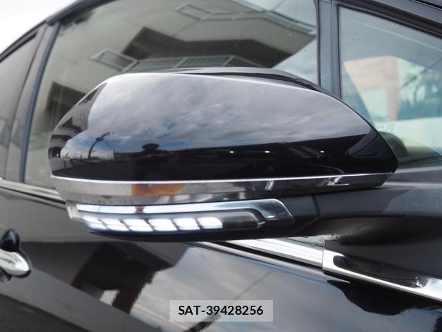 Toyota PRIUS 2018-04 8551168-12