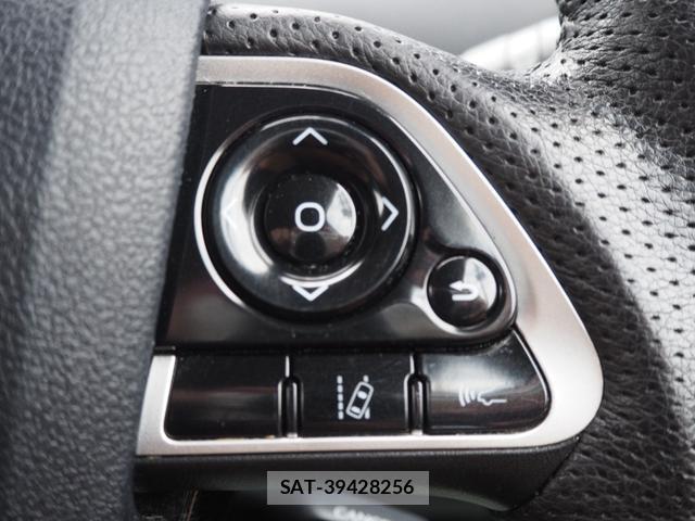 Toyota PRIUS 2018-04 8551168-14