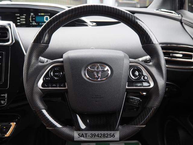 Toyota PRIUS 2018-04 8551168-17