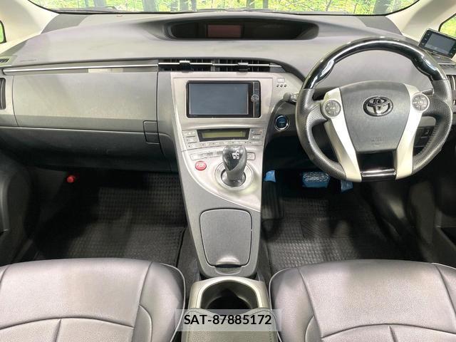 Toyota PRIUS 2013-07 8551385-1