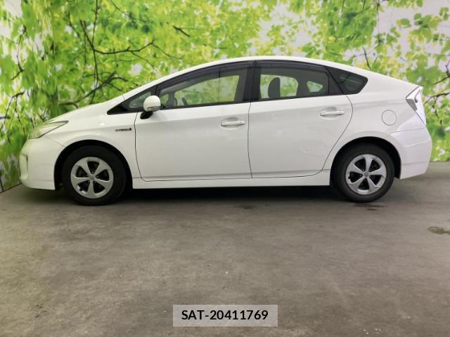 Toyota PRIUS 2014-04 8551452-1