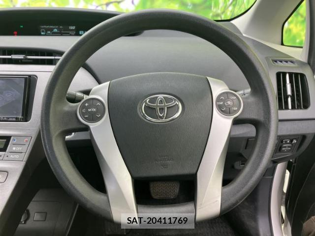 Toyota PRIUS 2014-04 8551452-12
