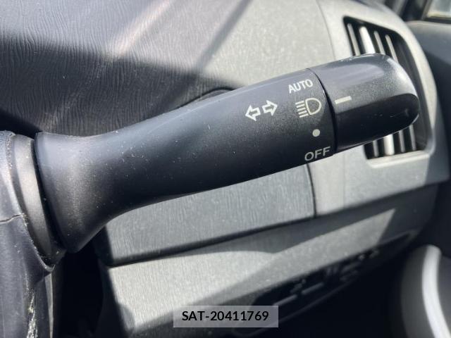 Toyota PRIUS 2014-04 8551452-13