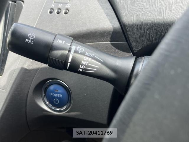 Toyota PRIUS 2014-04 8551452-14