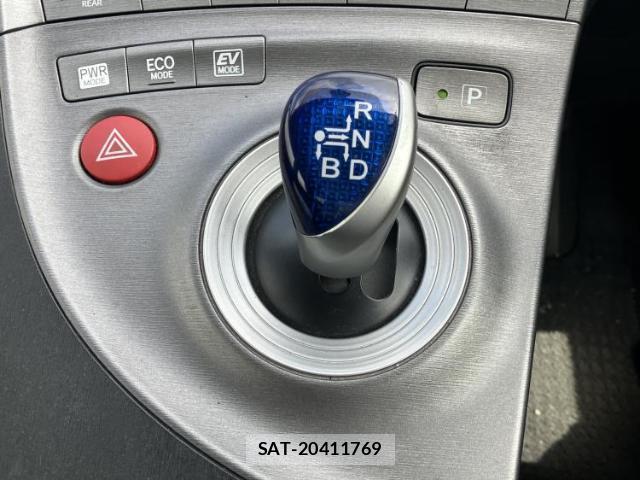Toyota PRIUS 2014-04 8551452-15