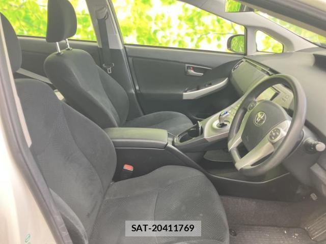 Toyota PRIUS 2014-04 8551452-4