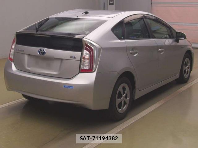 Toyota PRIUS 2014-11 8551475-1