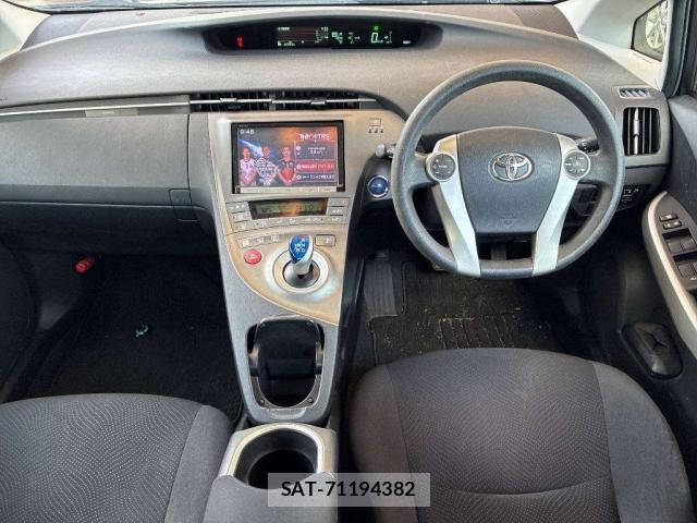 Toyota PRIUS 2014-11 8551475-2