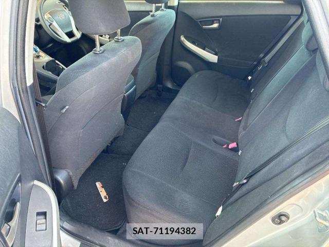 Toyota PRIUS 2014-11 8551475-6