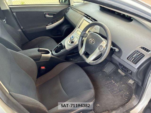 Toyota PRIUS 2014-11 8551475-8