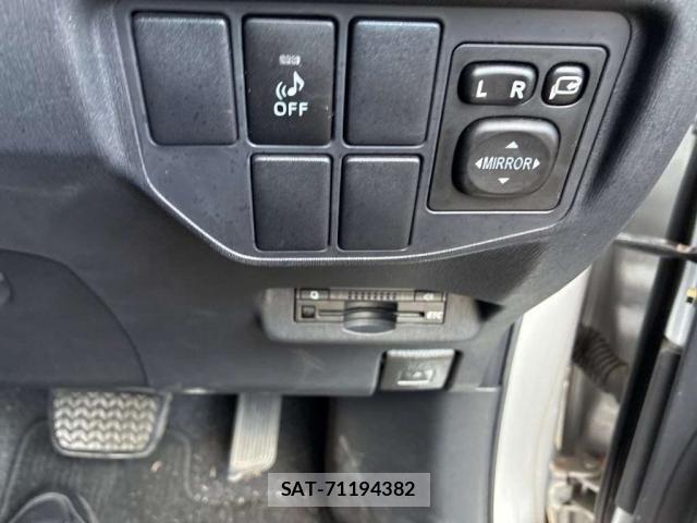 Toyota PRIUS 2014-11 8551475-9