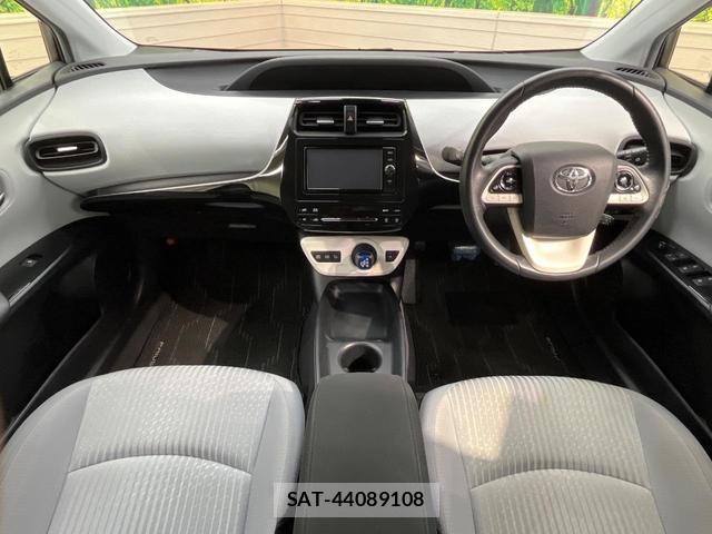 Toyota PRIUS 2017-09 8551689-1