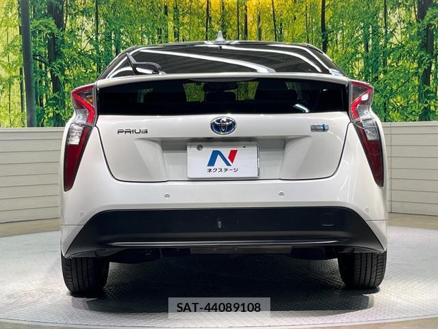 Toyota PRIUS 2017-09 8551689-14