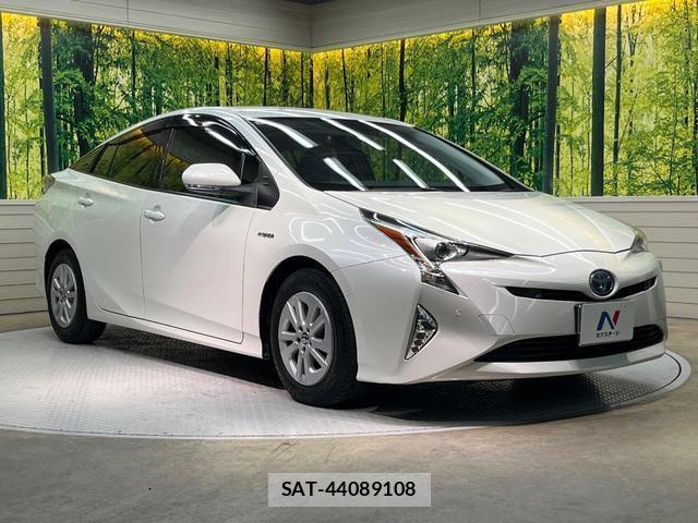 Toyota PRIUS 2017-09 8551689-15