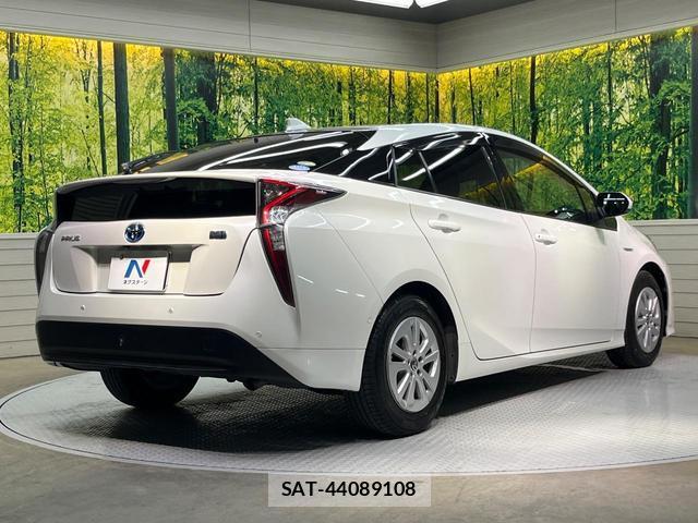Toyota PRIUS 2017-09 8551689-16